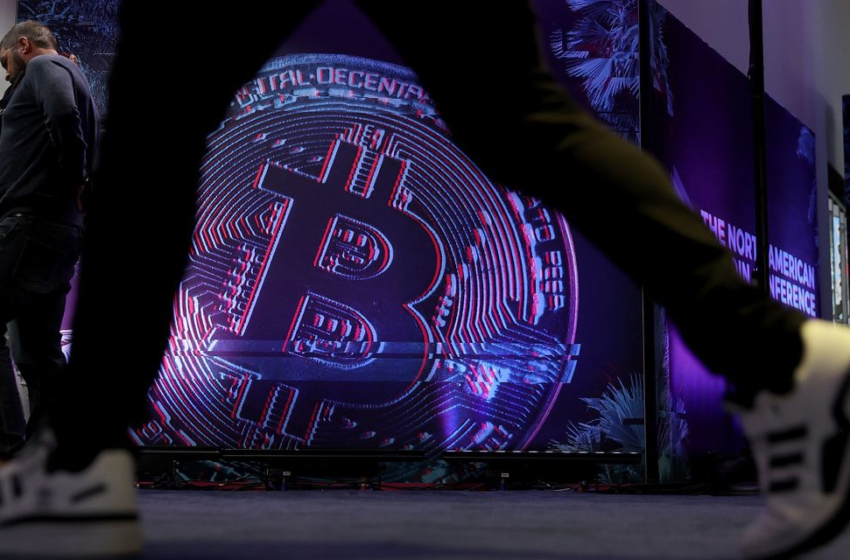  Bitcoin Price Falls to $38,000 in Tandem With Tech Selloff – The Wall Street Journal