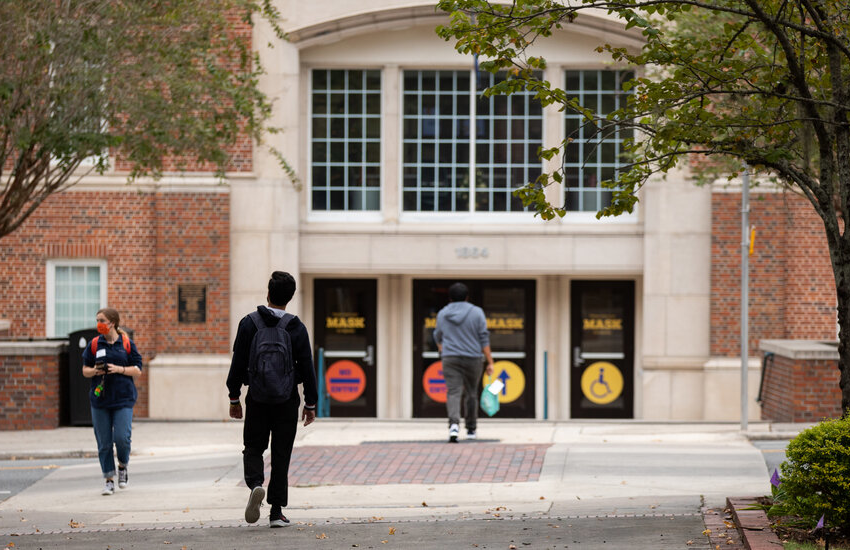  Judge Issues Stinging Free Speech Ruling Against University of Florida – The New York Times