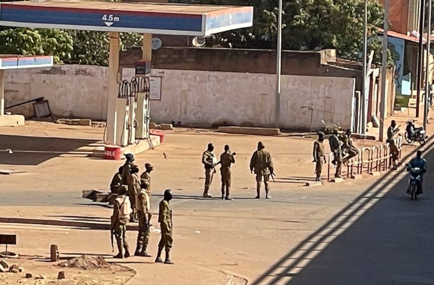  Heavy gunfire reported at Burkina Faso military base – ABC News