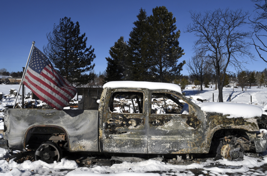  Colorado fire: 2 remain missing as survivors return to find loss – NPR