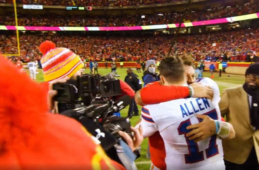  Patrick Mahomes stopped celebrating Chiefs win to run across the field and hug Josh Allen – Democrat & Chronicle