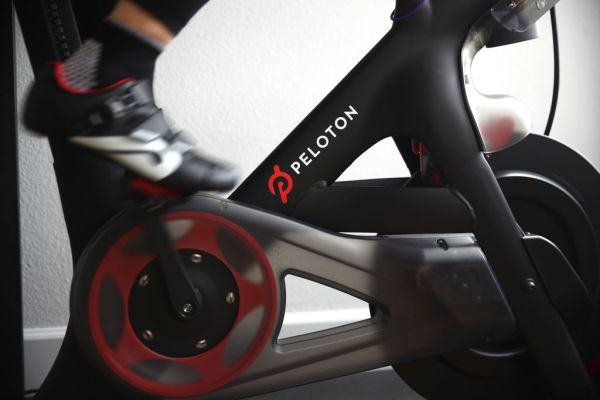  Investor calls for Peloton to fire CEO, consider selling company – TechCrunch