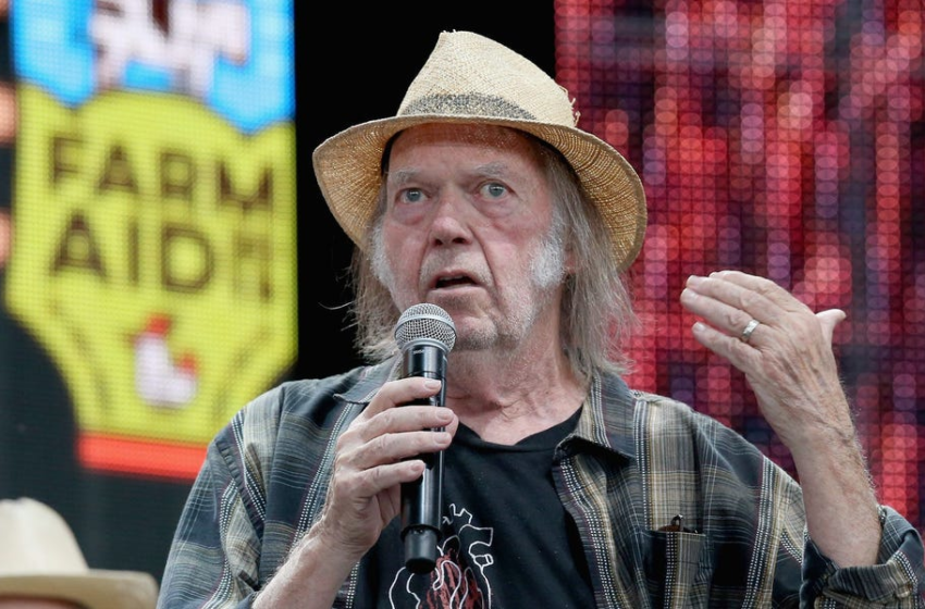  Neil Young wants music pulled from Spotify over Joe Rogan vaccine claims – Insider