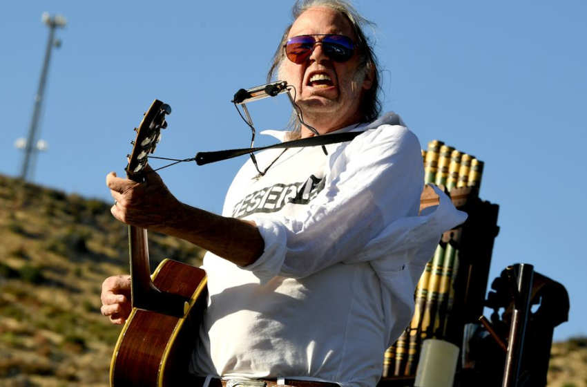  Neil Young tells Spotify to remove his music over Joe Rogan vaccine misinformation – The Verge