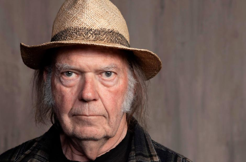  Neil Young wants his music scrubbed from Spotify because of vaccine misinformation on the platform – CNN