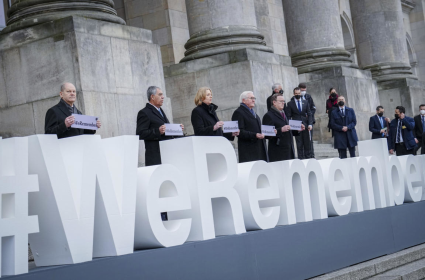  World remembers Holocaust as antisemitism rises in pandemic – Yahoo News