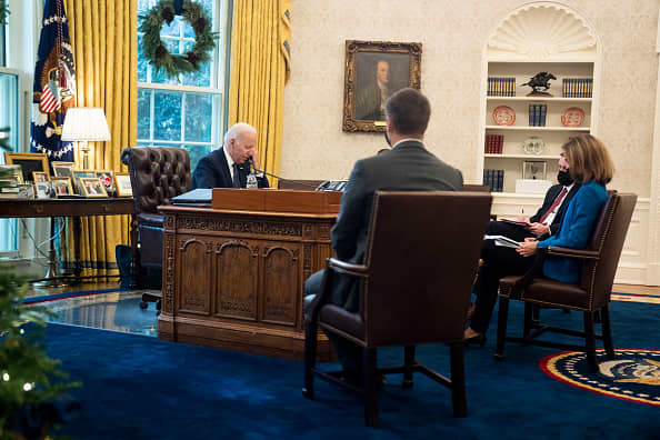  Biden speaks to Ukrainian president as crisis on border with Russia intensifies – CNBC