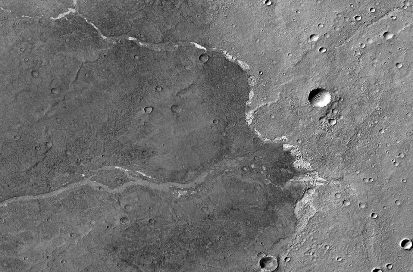  NASAs Mars Reconnaissance Orbiter: Water Flowed on Mars a Billion Years Longer Than Thought – SciTechDaily