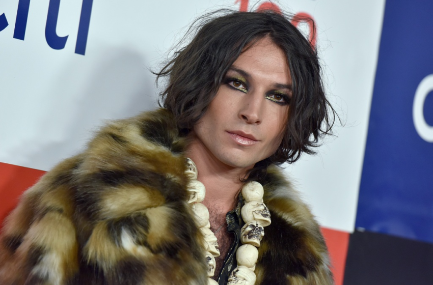  Ezra Miller Targets KKK Chapter in Video Post: ‘Kill Yourselves With Your Own Guns’ – Variety