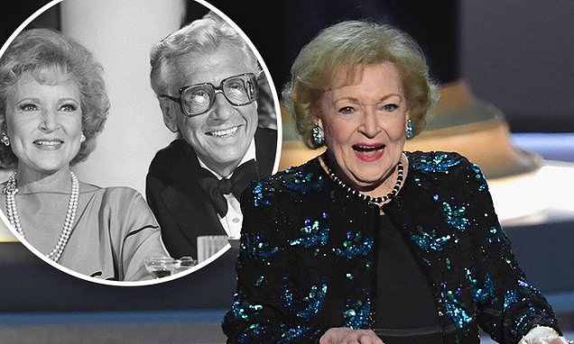  Betty Whites very last word out of her mouth was calling for late husband Allen Ludden – Daily Mail