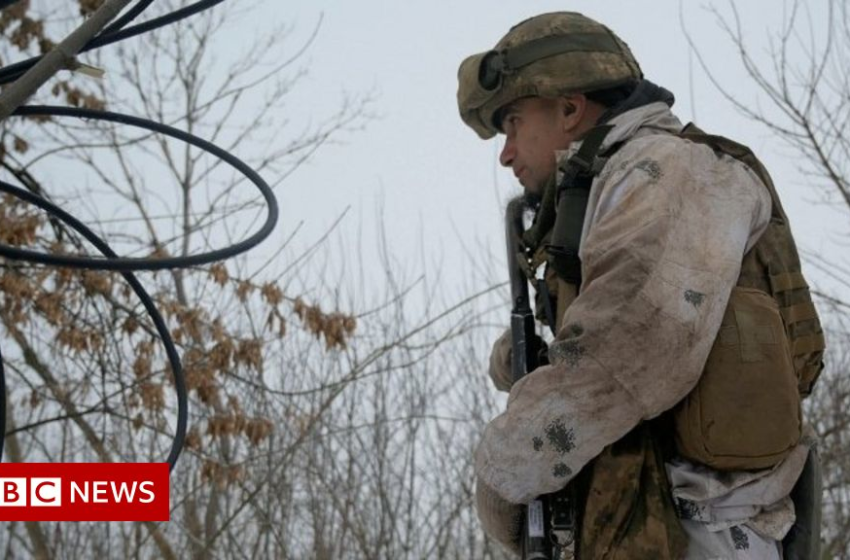  Ukraine: PM weighs up bigger troop offer amid Russia border crisis – BBC News