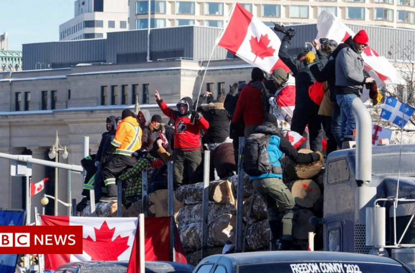  Freedom Convoy: Truckers cause chaos in Ottawa after second day of protests – BBC News