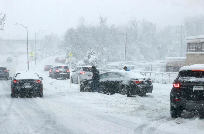  Motorists stranded for hours along I-95 after winter storm causes havoc and leaves more than 400,000 without power – CNN