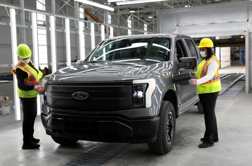  Ford shares rise 12% after news of production increase for electric F-150 Lightning pickup – Yahoo Finance