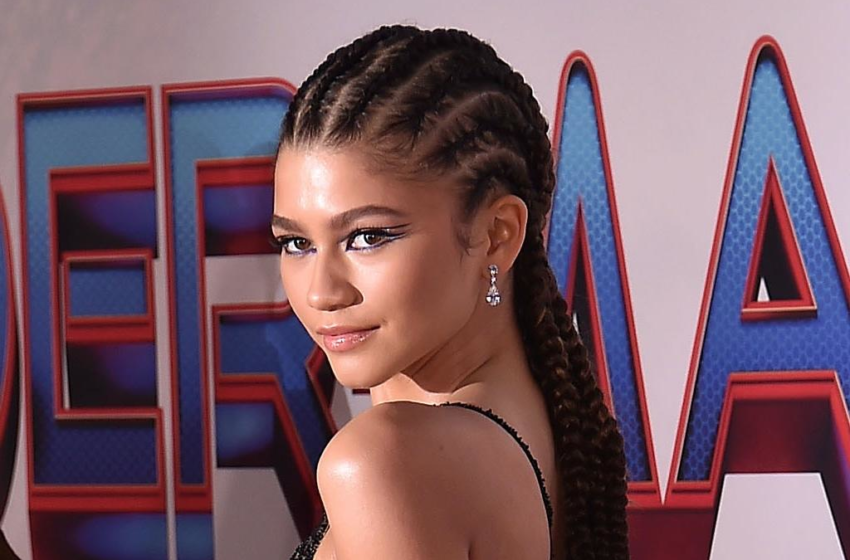  Zendaya Sees Stripes in ’90s Vintage Dress and Hidden Heels at ‘Euphoria’ Premiere – Yahoo Lifestyle