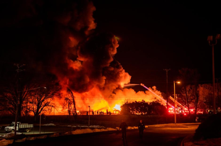  6,000 urged to evacuate as North Carolina fertilizer plant fire threatens an ammonium nitrate explosion – CNN