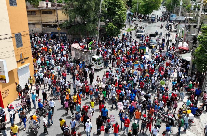  Port-au-Prince: Des centaines de personnes marchent pour exprimer leur exaspération
