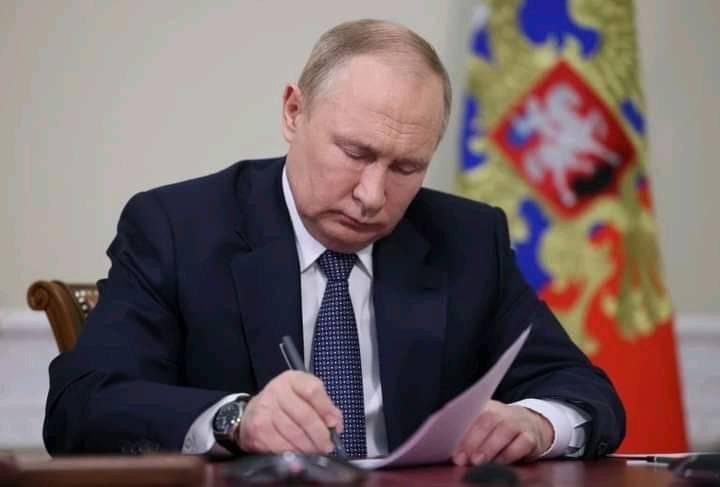  Vladimir Poutine officialise l’annexion de 4 régions ukrainiennes